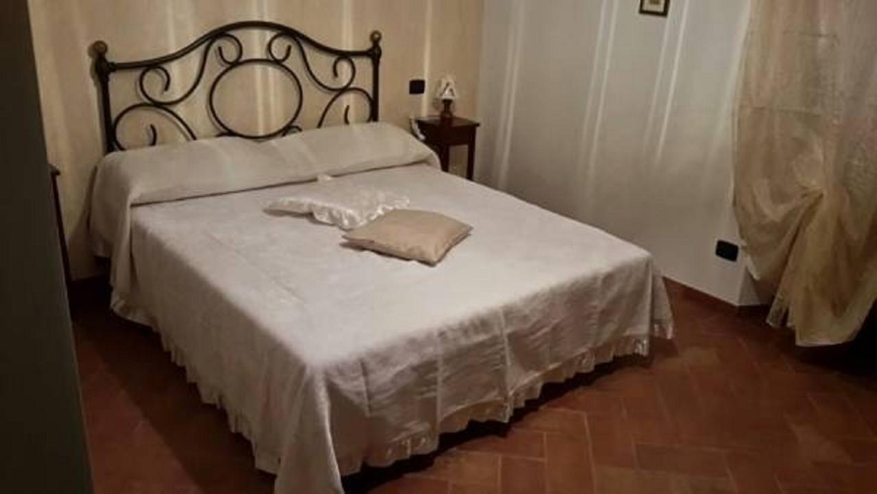 Agriturismo Santa Adriana Volterra Pokoj fotografie