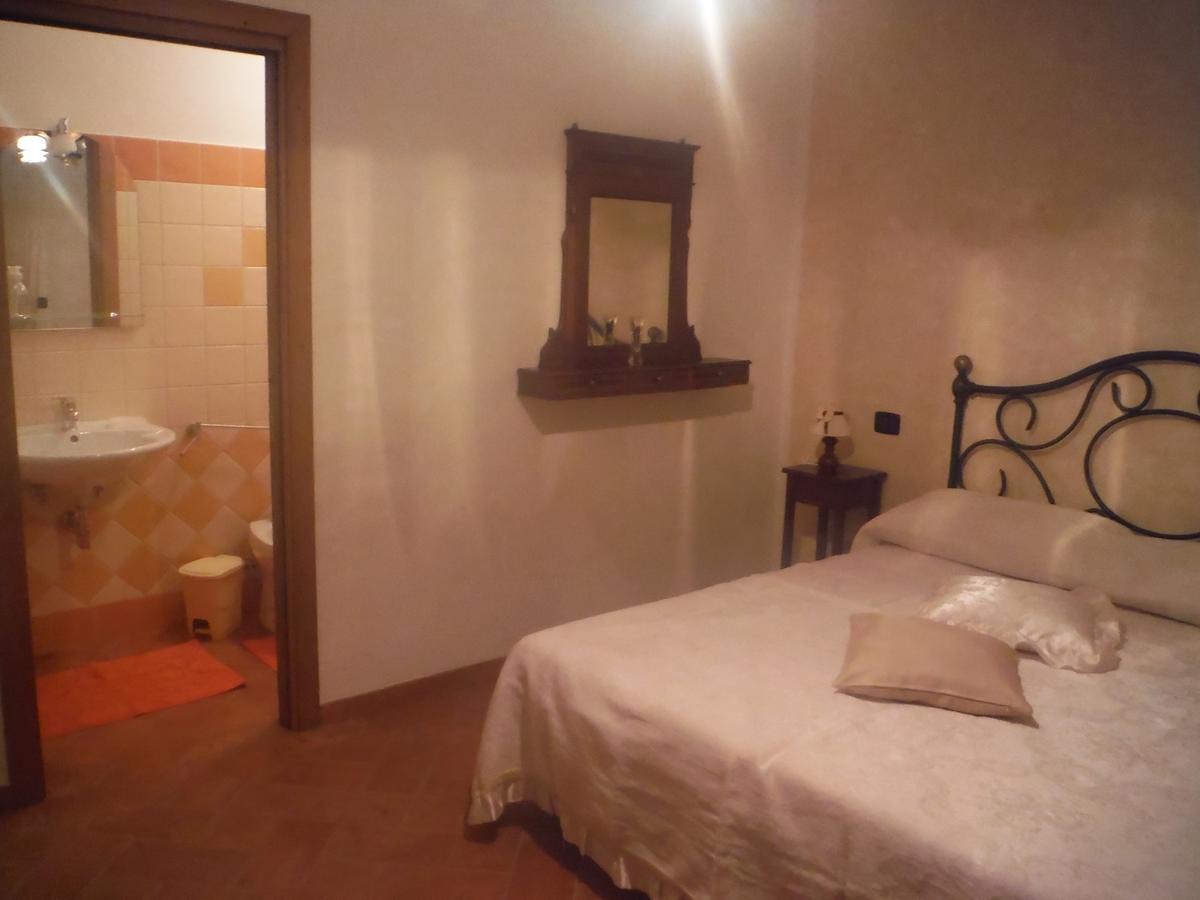 Agriturismo Santa Adriana Volterra Pokoj fotografie